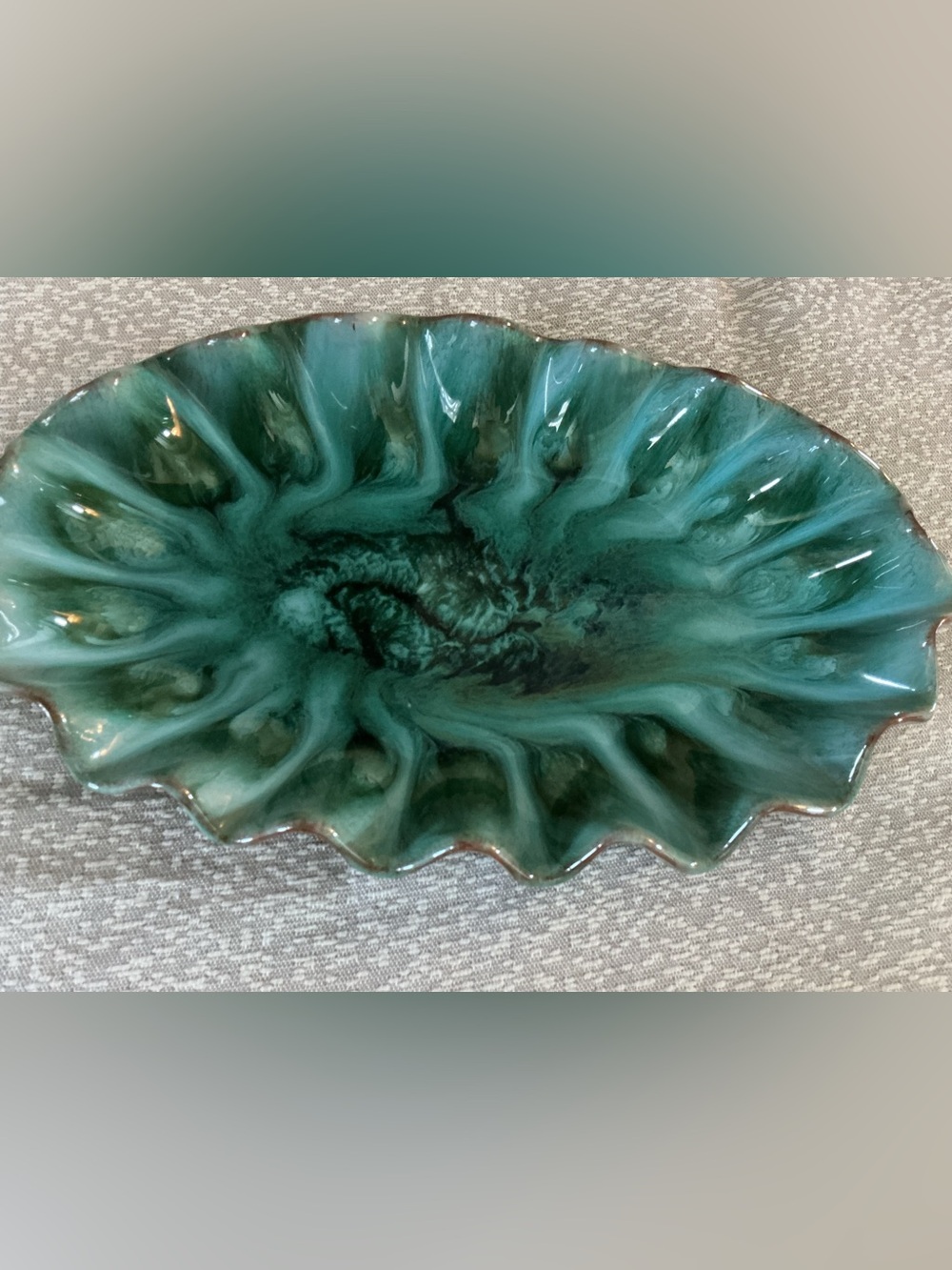 Vintage Blue Mountain Pottery Green Ceramic Decorative Bowl - Elegant Home Art